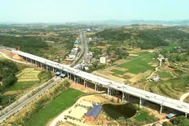 湖南下月起调整建设工程进度款支付比例 政府机关、事业单位、国企进度款支付应不低于已完成工程价款的80%图片