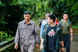 为了保护世上仅存36只的海南长臂猿，他们在深山给猿猴建“声音身份证”图片