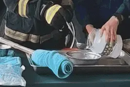 固体酒精易燃易爆！这就来告诉你怎样灭火最靠谱！图片