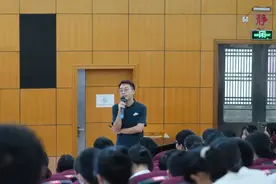 这事儿｜清北博士到中学任教，学校同事们怎么评价？图片