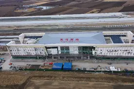 预计11月5日开通货运！北黑铁路升级改造项目全线铺轨图片