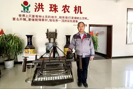最美家乡人丨一位农民的“逆袭”！胶州农民吴洪珠研发土豆收获机，在全球打响中国农机具品牌图片