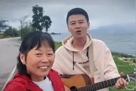 安徽小伙带患癌母亲“唱游”中国，老妈：孝心打满分，可惜是单身图片