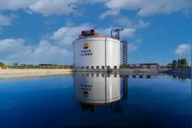 中国首座陆上LNG薄膜罐项目竣工投产，沪东中华开启从海上到陆地的崭新征程图片
