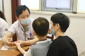 开学一个多月，杭州三年级男孩每周一早上准时肚子疼，医生这招绝了图片