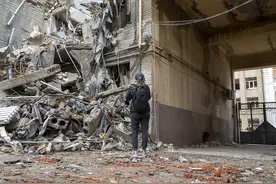 最新！卢卡申科：将使用白俄罗斯卢布偿还西方国家的债务；乌官员：基辅地区居民需为长期电力短缺做好准备图片