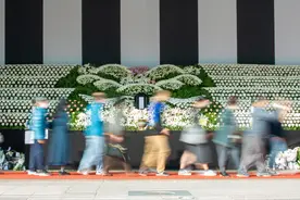 环球论坛丨韩国踩踏事故敲响公共安全警钟图片