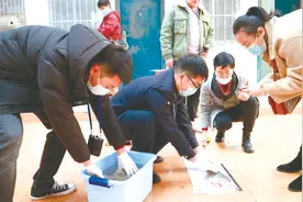 三男子非法捕捞48尾芝麻剑获刑 已全部履行赔偿责任图片