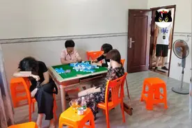 出租屋内打麻将打扑克！海南一地警方出手，13名男女当场被抓图片