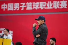 休赛不休息！CBA联赛停滞但各支球队暗自使劲 有球队换教练有球队要换外援图片