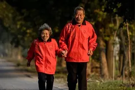 “中国马拉松第一人”张亮友去世，他的传奇仍在激励中国跑者图片