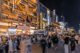 靠着洗脚城，长沙笼络了年轻人的心图片