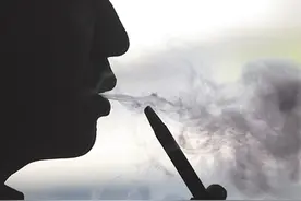 使用后上瘾还会产生肺刺激物，电子烟是传统香烟的安全替代品吗？图片