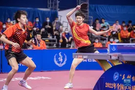 全国乒乓球锦标赛：林高远/王曼昱混双夺冠图片