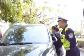 夫妻吵架后，丈夫带着车钥匙负气离开！孩子独自被锁车内嗷嗷大哭……图片