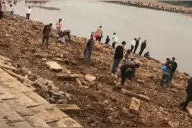 数百人进河滩“挖宝”，还有人带金属探测器！文物部门通告图片