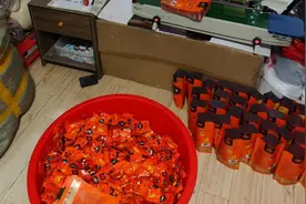 3万颗过期槟榔“换装上市”，上海警方捣毁制作窝点图片