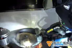 家中失火，4岁女孩教科书式自救图片