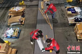 江西最大智能分拣中心投运 日均产能超百万订单图片