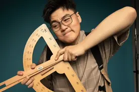 果然视频｜脱口秀演员王十七：用“心”说喜剧图片