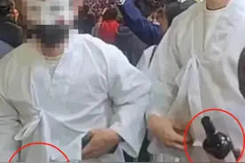 梨泰院踩踏事故当天有人戴“新娘面具”往路上洒油？韩警方回应图片