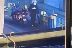 突发！南昌八一大桥，女子一路大喊救命图片