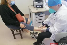 32岁男子从18岁开始频繁崴脚，专家：不要让崴脚成为一种习惯图片