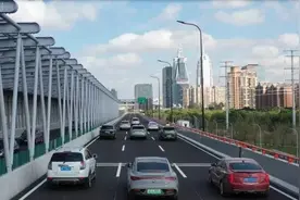 杨高路又有12公里实现快速化通行，云山路至中环立交主线竣工通车图片