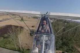 初中文凭男子造出5架载人飞机：自创航模公司，未来想“飞跃”黄河图片