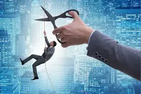 “河南地产王”被曝将裁员7000人！中报亏56亿图片