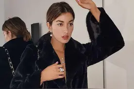 珍珠项链复古迷人 冬季该如何佩戴图片