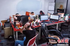 涉案金额流水达140亿元 上海警方侦破利用网络游戏代币非法换汇案图片