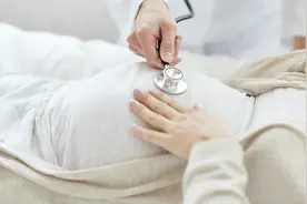 女子连生4女又怀孕 5孩还未出生丈夫竟提离婚！妇联回应图片