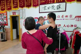 男子沉迷游戏被父母批评赌气出走8年，已被劝回家！详情披露图片