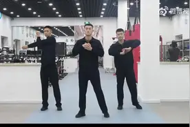 火箭军小哥哥健身操来了图片