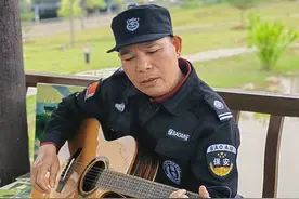 广西一高校的保安大叔火了，“一弹成名”冲上热搜图片