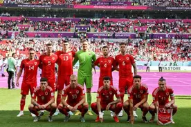 “大圣”贝尔眼泛泪光，威尔士球迷伤心痛哭，这就是足球残酷的一面图片