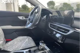 新款起亚K3的实车内饰图曝光 配置升级 科技感更强图片