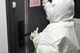 黄石一阳性患者为避免传染，自觉在私家车内隔离等检测结果图片