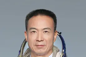 费俊龙邓清明张陆高清照片来了！传递，祝福图片