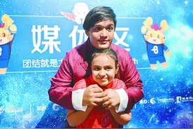 在北京出生长大的伊朗兄妹：想做相声说得最好的外国人图片