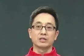 想要走路、跑步、跳舞样样行！这个关节的灵活至关重要！这2个动作在家就能做图片