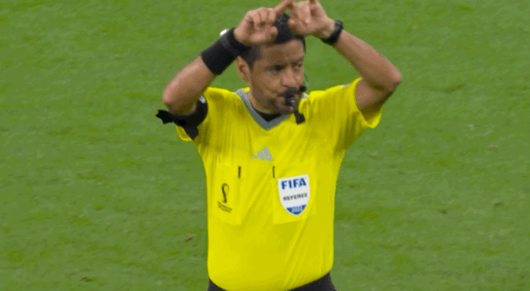 释疑丨支撑臂手球也判点？解读葡萄牙比赛最后时刻的点球争议图片