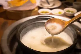 炖肉、煮菜、榨果汁时有泡沫，该不该撇？很多人做错了图片