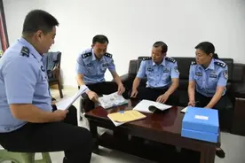 制造“完美”追尾交通事故现场来骗保，民警从数十万条理赔记录从中发现蛛丝马迹图片