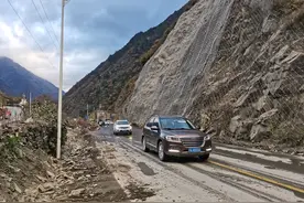 国道317线阿坝州境内恢复双向通行图片