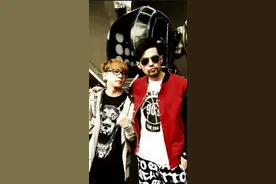 周杰伦御用编曲师黄雨勋打造折叠便携钢琴图片