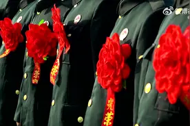 泪目！那些年退伍老兵催泪瞬间图片