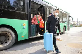 直击郑州富士康一线图片