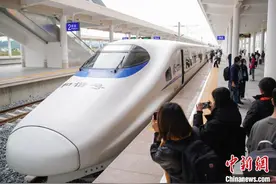 南宁至凭祥高铁南崇段开通运营 助广西构建面向东盟交通枢纽图片